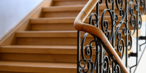 Pintar Fachadas y Patios de Luces de Comunidades Vecinos / Propietarios Las Letras · Pintado de Pasillos, Escaleras y Zonas de Tránsito