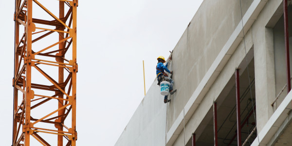 Trabajos Verticales en Fachadas de Edificios / Viviendas Ciudad Lineal · Pintar Edificios de Construcción de Obra Nueva