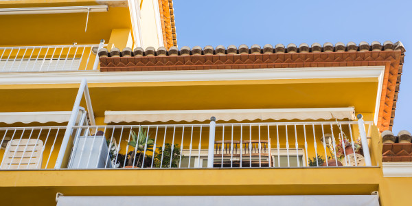 Trabajos Verticales en Fachadas de Edificios / Viviendas Ciudad Lineal · Restauración de Fachadas